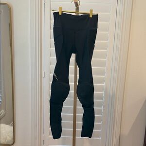 Black High-Waist Performance Leggings with Knee Panels